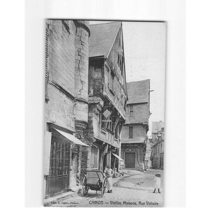 CHINON : Vieilles Maison, Rue Voltaire - très bon état