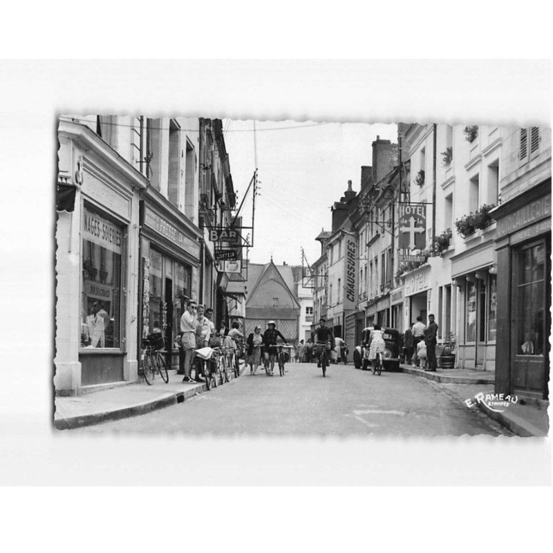 MONTRICHARD : Rue Nationale et Vieilles Maisons - très bon état