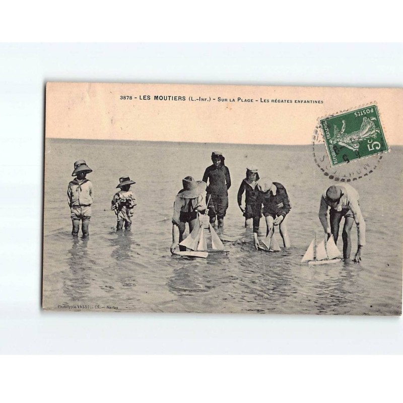 LES MOUTIERS : Sur la Plage, les Régates enfantines - état