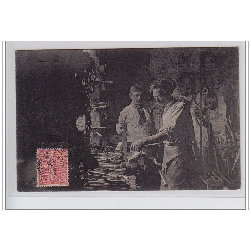 TOURS (série des métiers de Tours n°452) : les maréchaux-ferrants - très bon état TOURS (série des métiers de Tours n°452) : les maréchaux-ferrants - très bon état