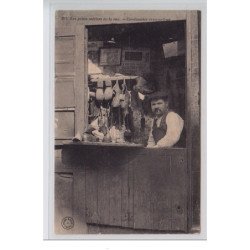 TOURS (série des métiers de Tours n°397) : le cordonnier-ressemeleur - très bon état