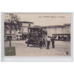 YZERON : l'autobus sur la place - très bon état