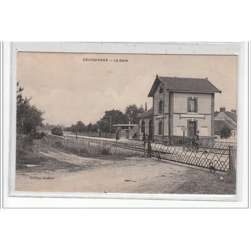 COURGIVAUX - La Gare - très bon état