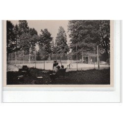GOUAREC - Monastère des Augustines - le tennis dans le parc - très bon état