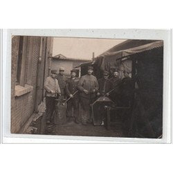 ROUEN - CARTE PHOTO - Forge - Militaires - très bon état