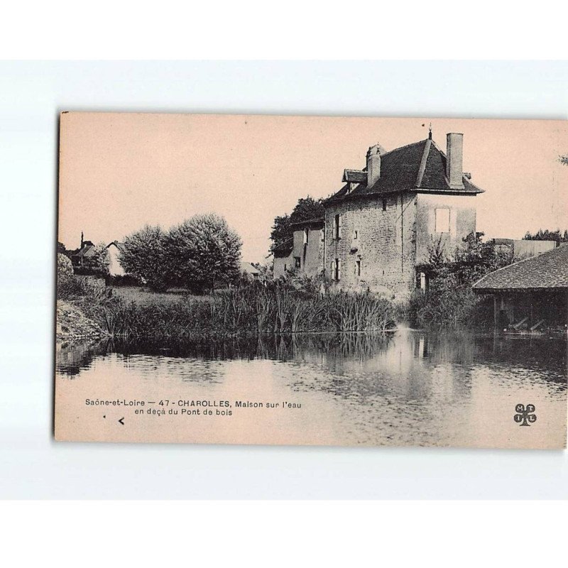 CHAROLLES : Maison sur l'eau en deçà du pont de bois - très bon état