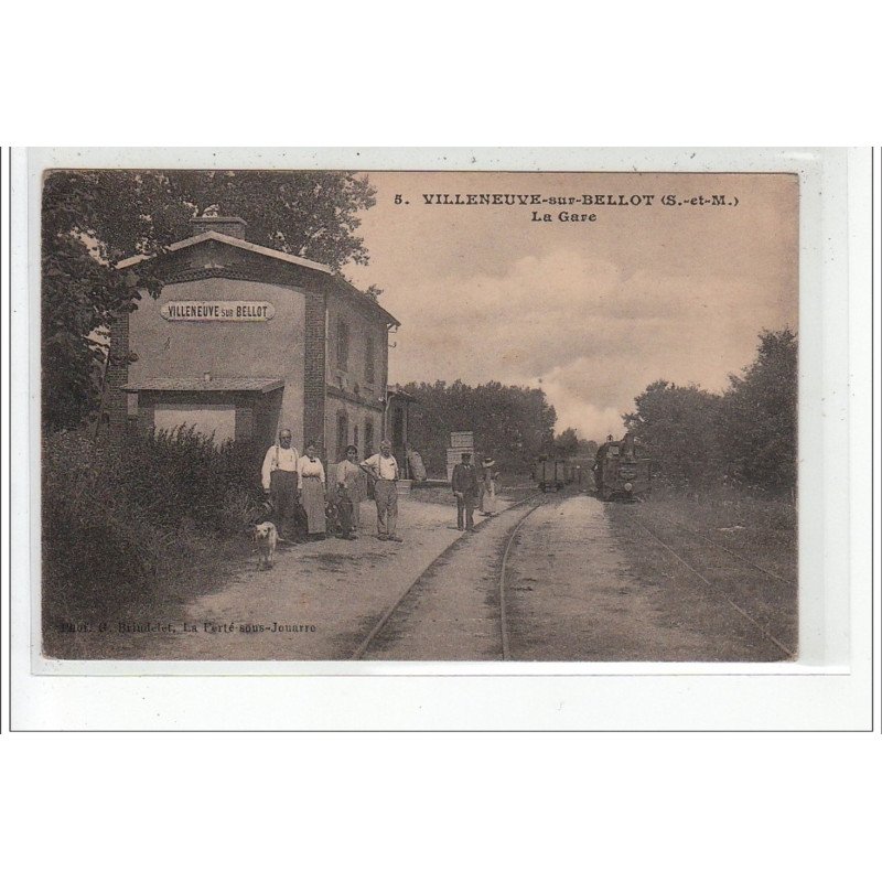 VILLENEUVE SUR BELLOT - La gare - très bon état