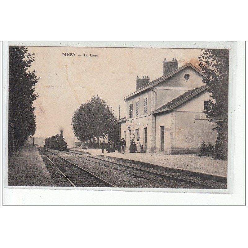 PINEY - La Gare - très bon état