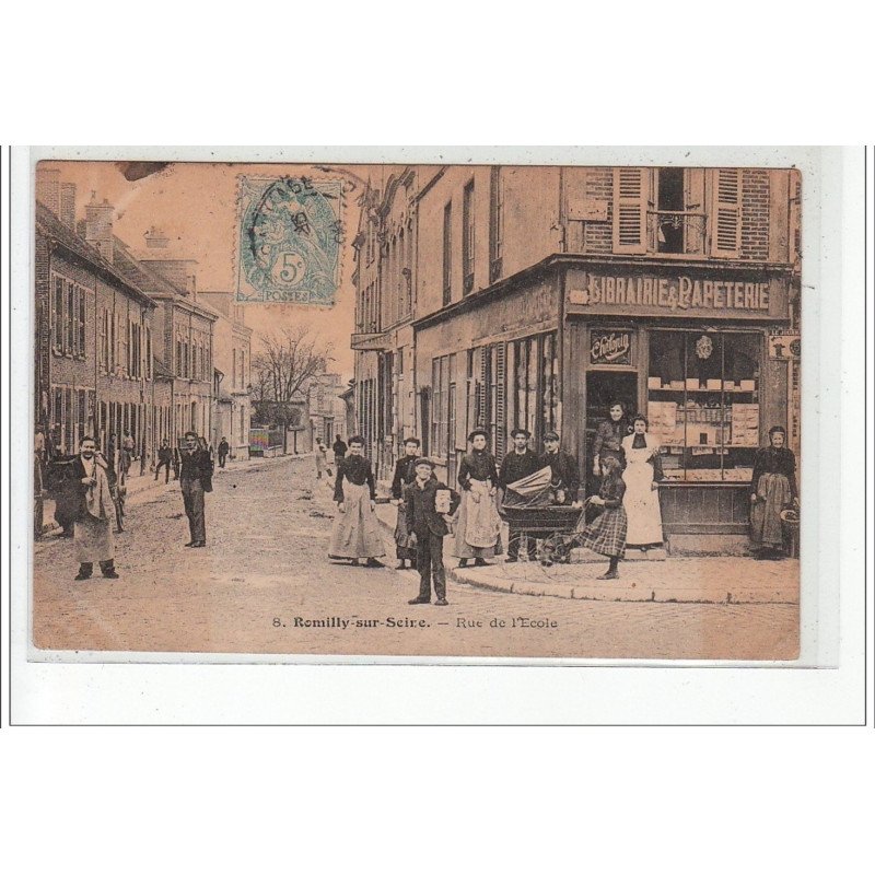 ROMILLY SUR SEINE - Rue de l'Ecole - très bon état