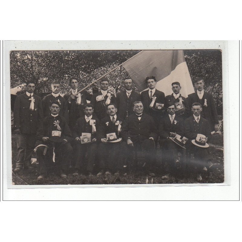 SAINT MARTIN DE BESACES - CARTE PHOTO - CONSCRIPTION Jeunes gens de St martin - Tirage au sort 1913 - très bon état