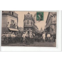 TOURS - Fête des 13,14 et 15 Juin 1908 - Cavalcade """"Véloce-Club de Tours"""" - très bon état