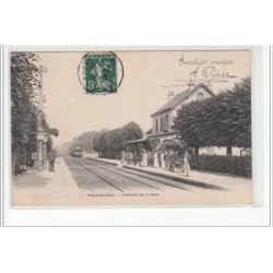 PRECY SUR OISE - Intérieur de la Gare - LOCOMOTIVE - très bon état