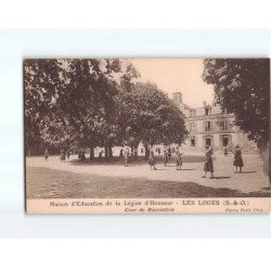LES LOGES : Maison d'éducation de la Légion d'honneur, cour de récréation - état