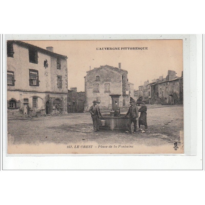 LE CREST - Place de la Fontaine - très bon état
