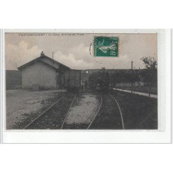 VAUCONCOURT - La gare - Arrivée du Train - très bon état