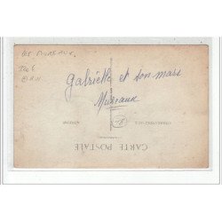 LES MUREAUX - CARTE PHOTO - Fermiers dans leur cour - très bon état