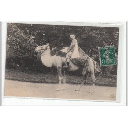VERSAILLES - Comptoir des produits d'origine réunis - Homme sur un chameau - très bon état