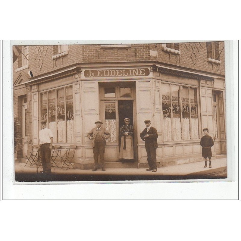 AMIENS - CARTE PHOTO - Café du Palais, rue Robert de Luzarche - Maison Eudeline - très bon état