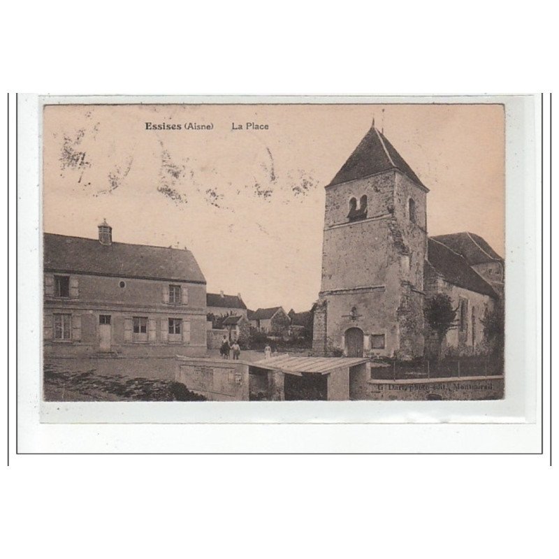 Essises : La place - tres bon état