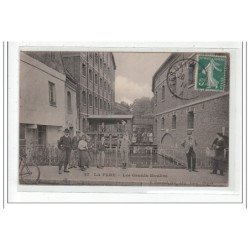LE FERE : les grands moulins - tres bon etat