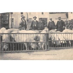 PARTHENAY - Marché aux Porcs - très bon état