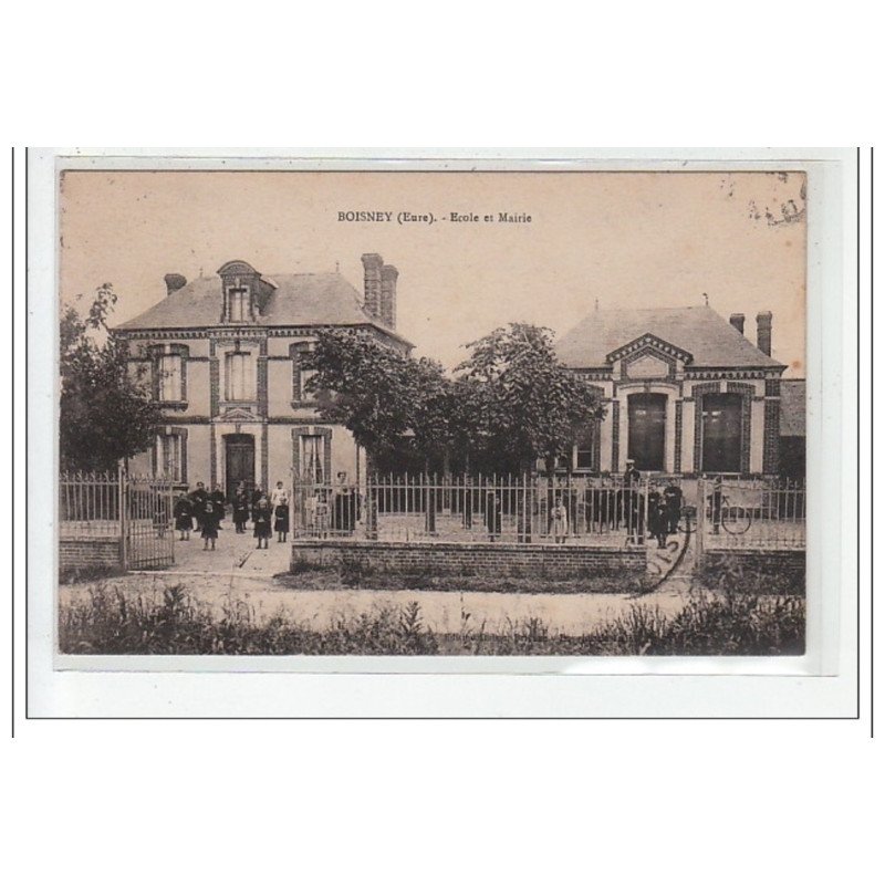 BOISNEY : l'ecole et mairie - tres bon etat