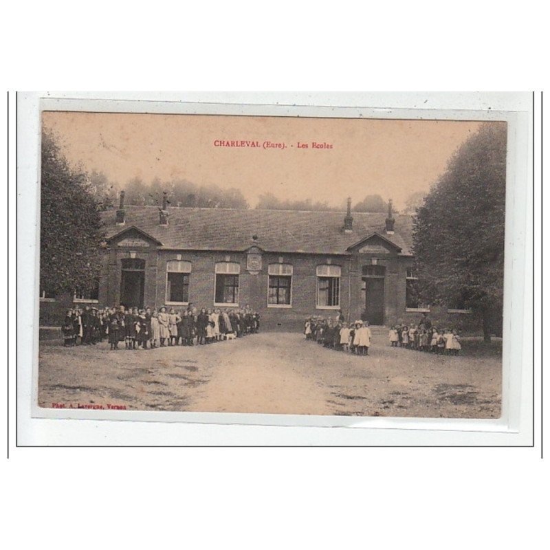CHARLEVAL : les ecoles - tres bon etat