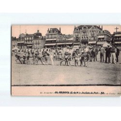 SAINT QUAY PORTRIEUX : Vue générale de la Place et du Casino - état