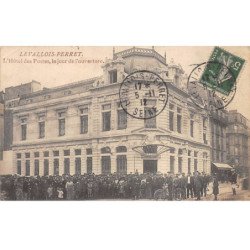 LEVALLOIS PERRET - L'Hôtel des Postes, le jour de l'ouverture - état