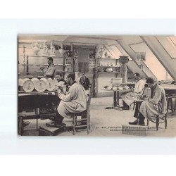 QUIMPER : Fabrication de Faïence, l'atelier des Peintres céramistes - très bon état