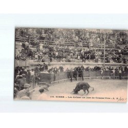 NIMES : Les Arènes un jour de course libre - très bon état