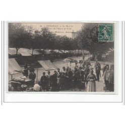 ANNONAY - Le Marché et la Place de l'Hôtel de Ville - très bon état