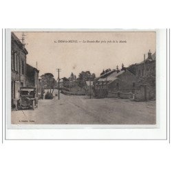 DOM LE MENIL - La Grande Rue prise de la Mairie - très bon état