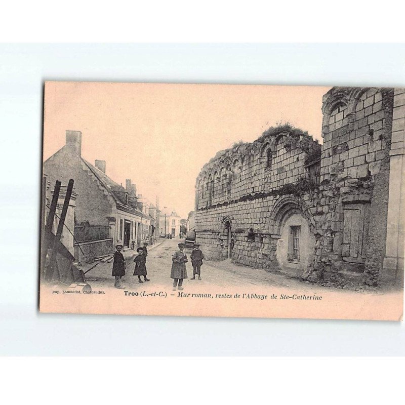 TROO : Mur Roman, Restes de l'Abbaye de Sainte-Catherine - très bon état TROO : Mur Roman, Restes de l'Abbaye de Sainte-Catherine - très bon état