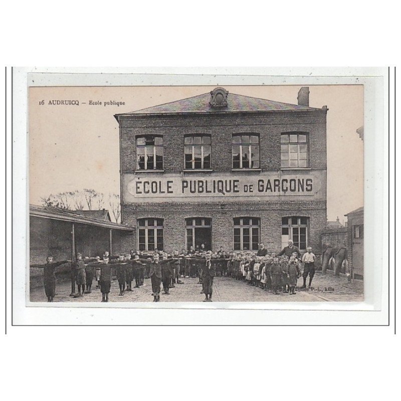 AUDRUICQ : ecole publique de gacon - tres bon état