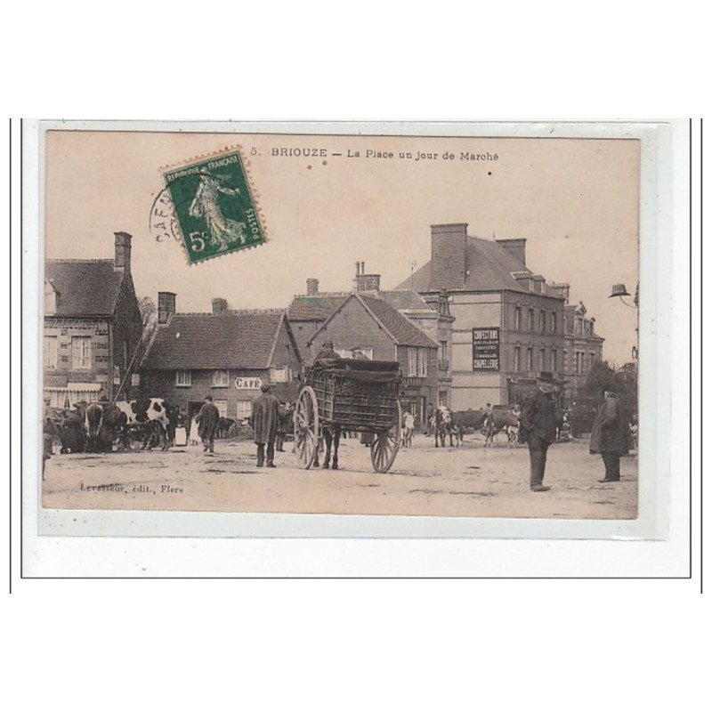 BRIOUZE - La Place un jour de Marché - très bon état