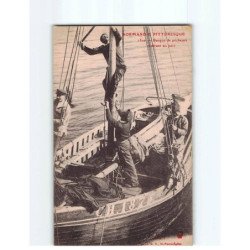 Barque de pêcheur rentrant le port - très bon état