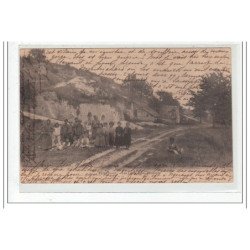 EZY : les caves et les habitants - tres bon etat