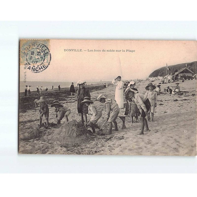 DONVILLE : Les jeux de sable sur la plage - état
