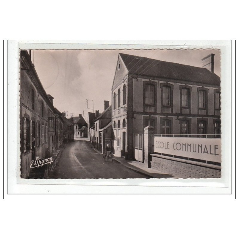 CHENNEBRUN : ecole communale - etat
