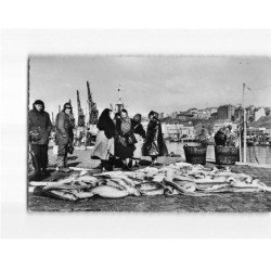 BOULOGNE SUR MER : Le débarquement du poisson - très bon état