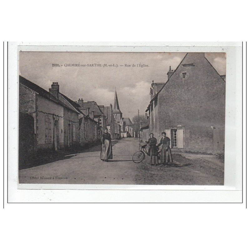 CHEMIRE-sur-SARTHE : rue de l'eglise - tres bon etat