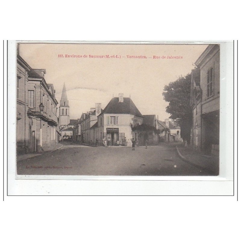 VERNANTES : rue de jalesnes - tres bon etat