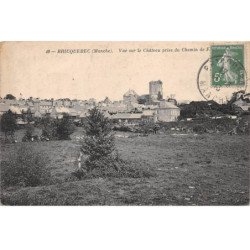 BRICQUEBEC - Vue sur le Château prise du Chemin de Fer - état