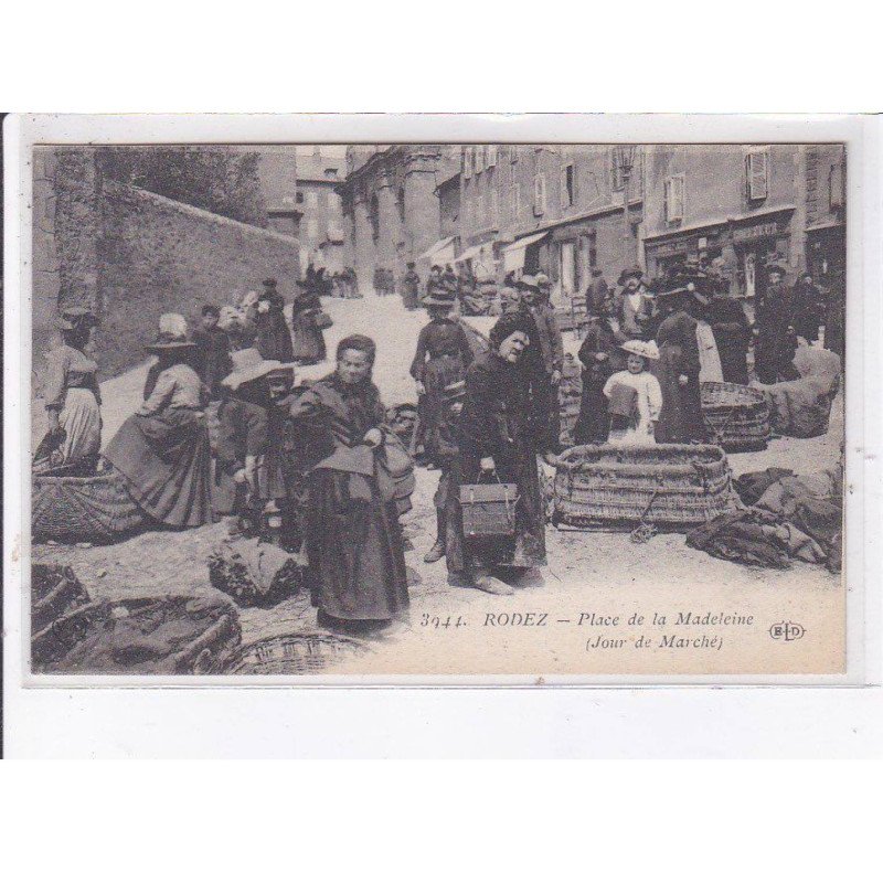 RODEZ: place de la madeleine, jour de marché - très bon état