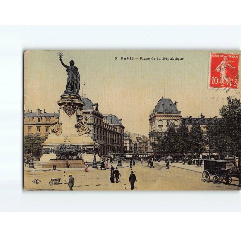 PARIS : Place de la république - état