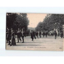 LE HAVRE : place de l'Hôtel de Ville - très bon état