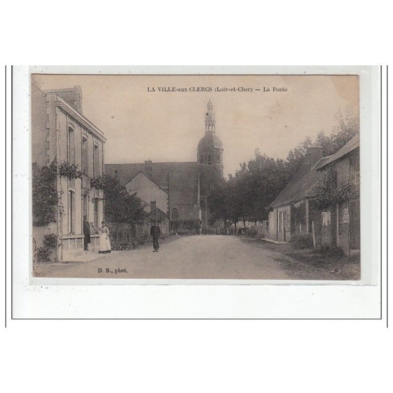 LA VILLE-aux-CLERCS : la poste - tres bon état
