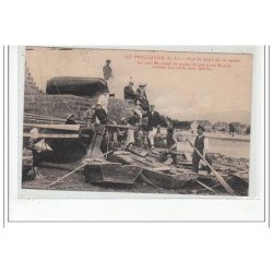 LE POULIGUEN : sur le bord de la jetée - tres bon état