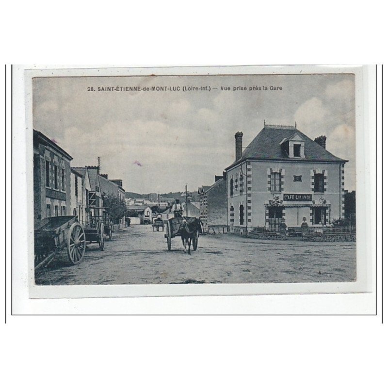 St-ETIENNE-de-MONT-LUC : vue prise pres de la gare - tres bon état